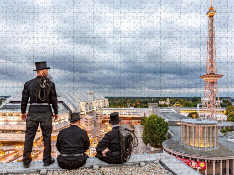 Schornsteinfeger am Funkturm in Berlin