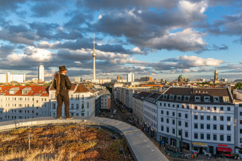 Schornsteinfeger am Rosenthaler Platz in Berlin