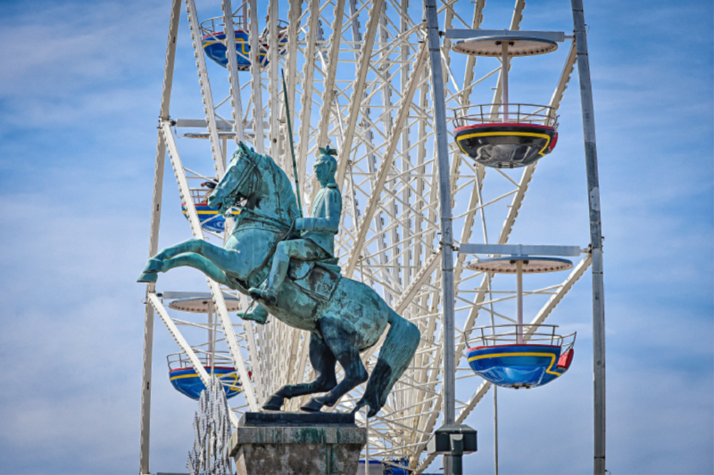 Buntes Frühlingsfest am Hofgartenufer – Kriegerdenkmal zu Ehren an das westfälische Ulanenregiment