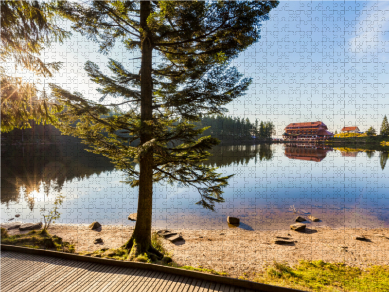 Mummelsee mit dem Berghotel bei der Hornisgrinde