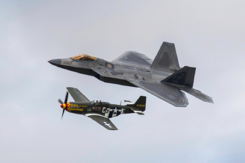 F-22 Raptor / P-51 Mustang