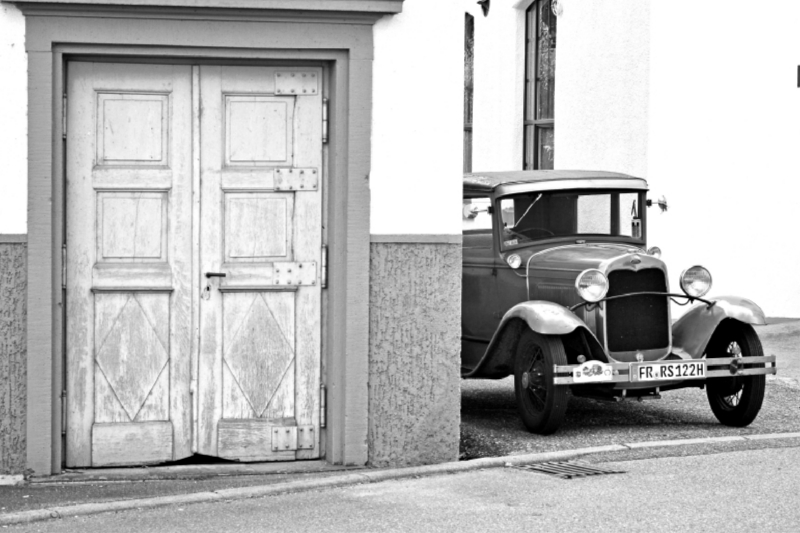 Ein Motiv aus dem Kalender Ford AF Sedan 1930 in Monochrom