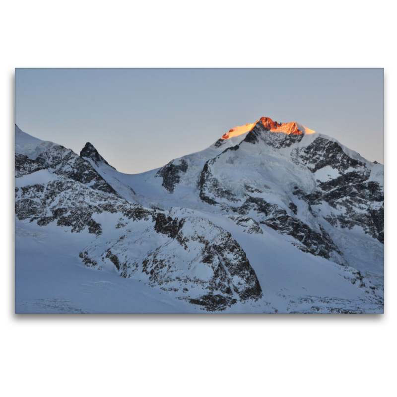 Piz Bernina bei Sonnenaufgang