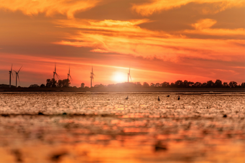 Sonnenuntergang am Strand in Hooksiel