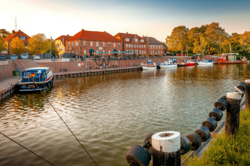 Alter Hafen in Hooksiel