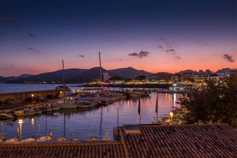 Der Hafen im Abendlicht