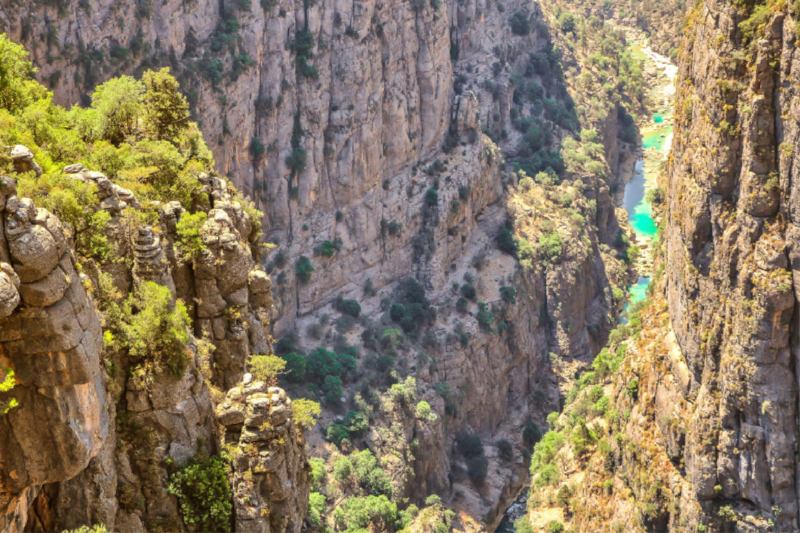 Atemberaubende Aussicht in den Canyon