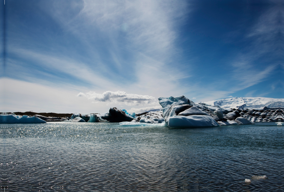 Eisberge in der Gletscherlagune Jökulsarlon auf Island.