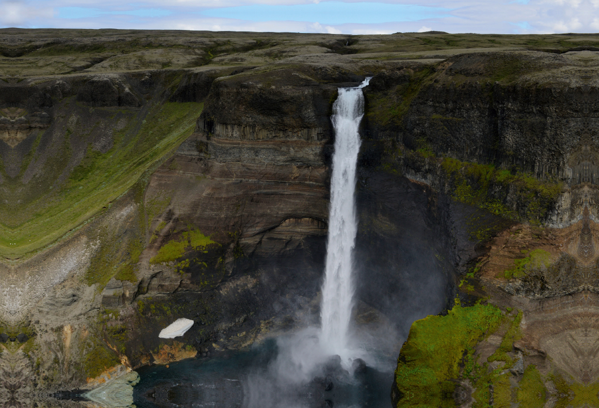 Der Háifoss, einer der höchsten Wasserfälle Islands