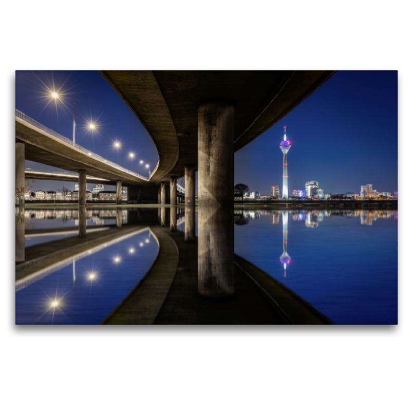 Düsseldorf Hochwasser unter der Rheinkniebrücke