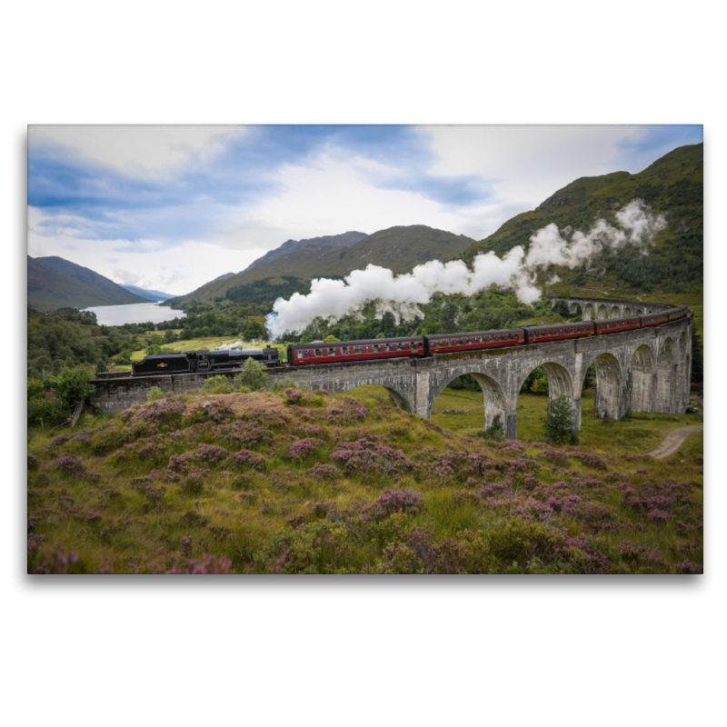 The Jacobite befährt den Glenfinnan-Viadukt