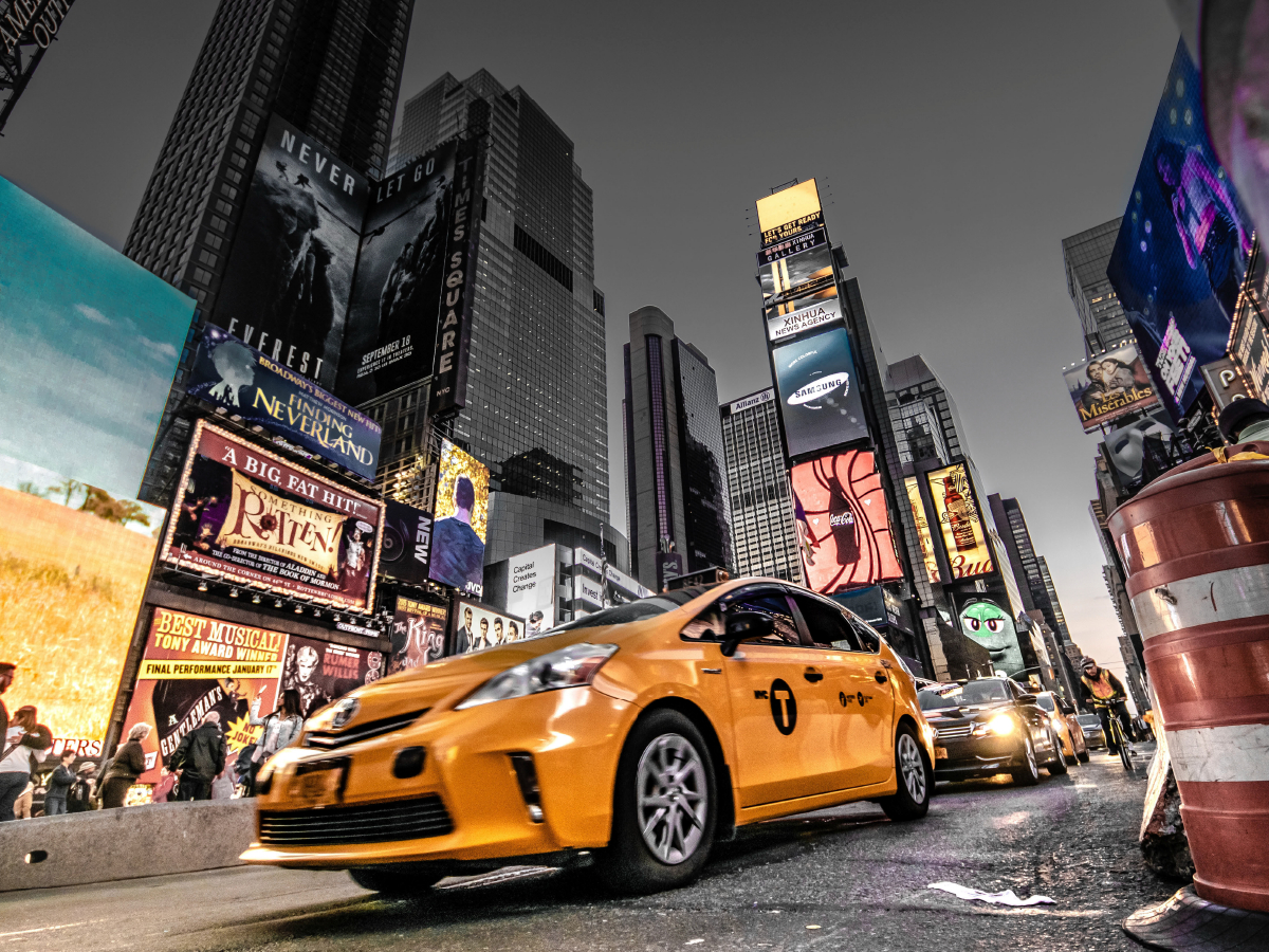 Yellow Taxi am Times Square - Ein Motiv aus dem Kalender New York City - Color Glam Edition I