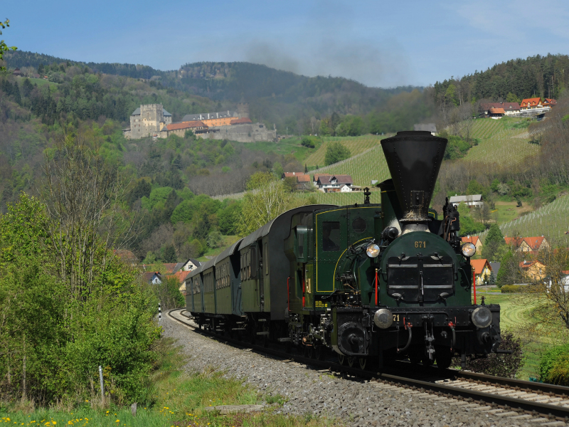 Dampflok 671 auf der Leibenfelder Höhe in Deutschlandsberg