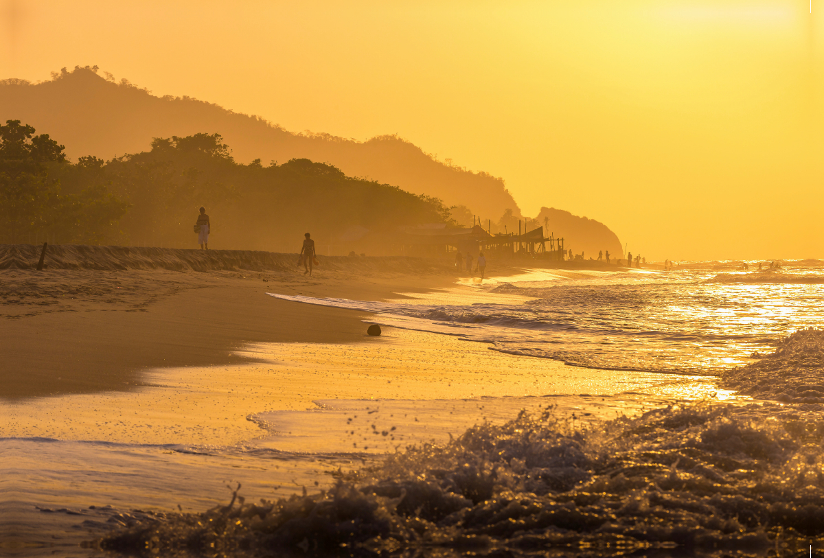 Sonnenuntergang am Strand in der Karibik