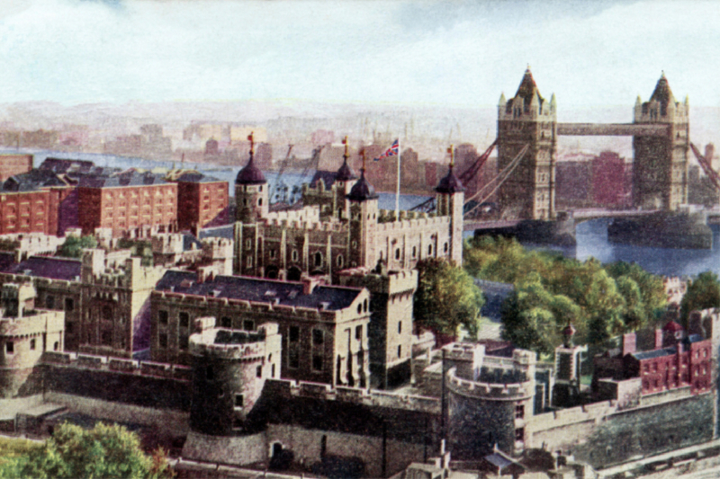 Tower Bridge and Tower of London / on the left: 'A Warder'