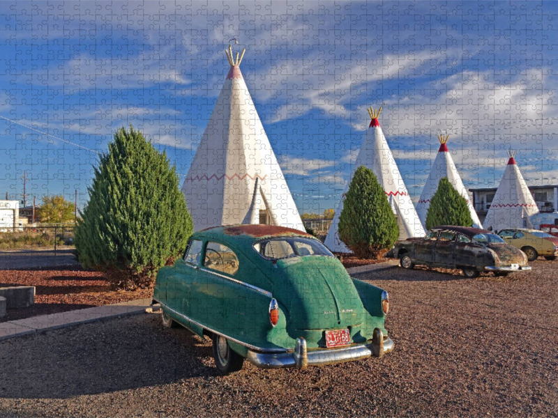 Amerika Route 66 Oldtimer und Wigwam Motiv in Holbrook Arizona, USA