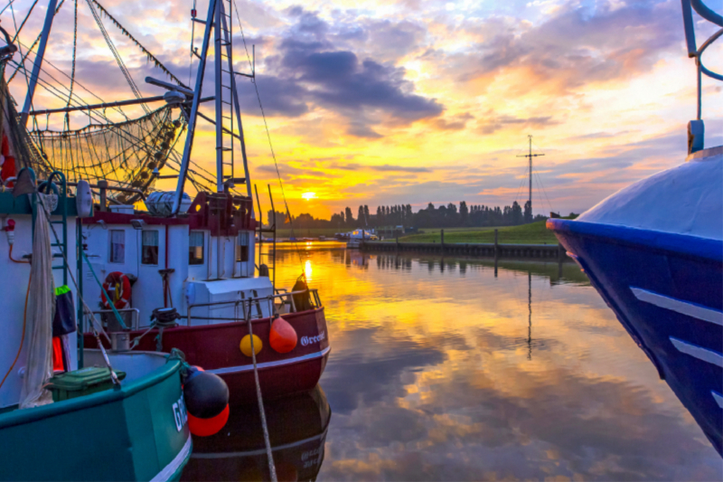 Hafenblick bei Sonnenaufgang