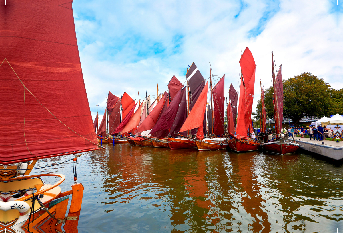 Hafen von Bodstedt zur Zeesboot-Regatta