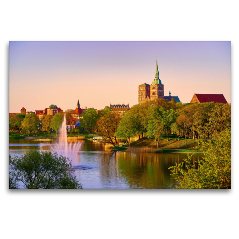 Blick auf die Hansestadt Stralsund mit der Nikolaikirche und dem Rathausgiebel