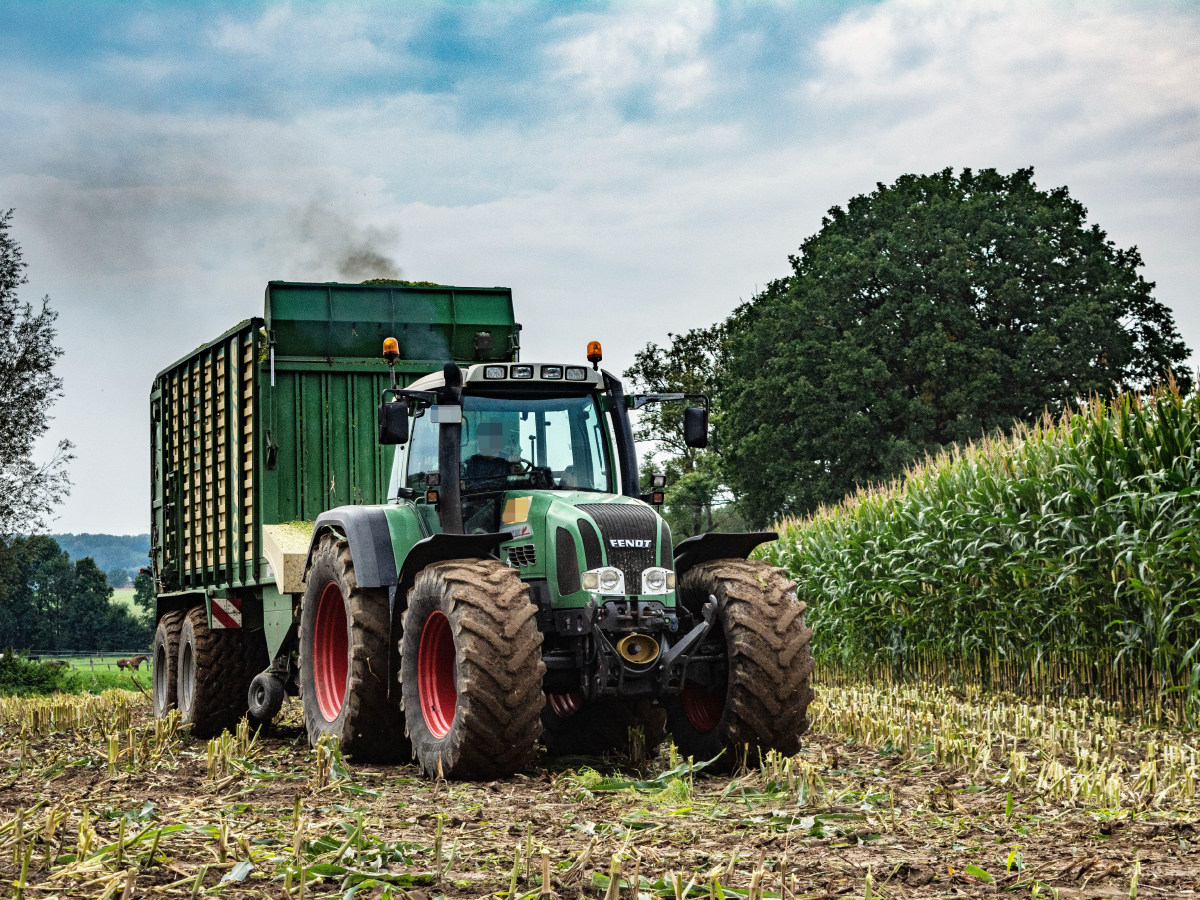 Ein Motiv aus dem Kalender Landwirtschaft - Giganten im Feld