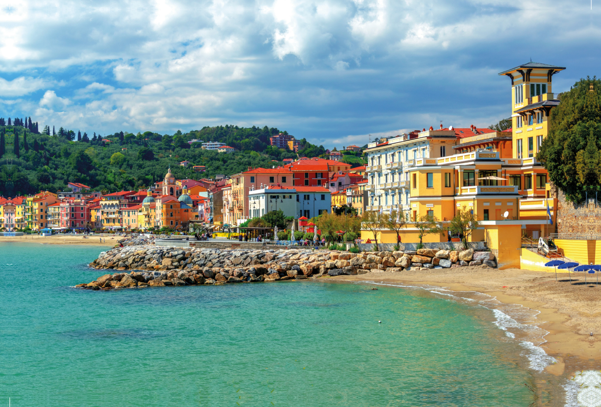 Der lange Sandstrand in San Terenzo