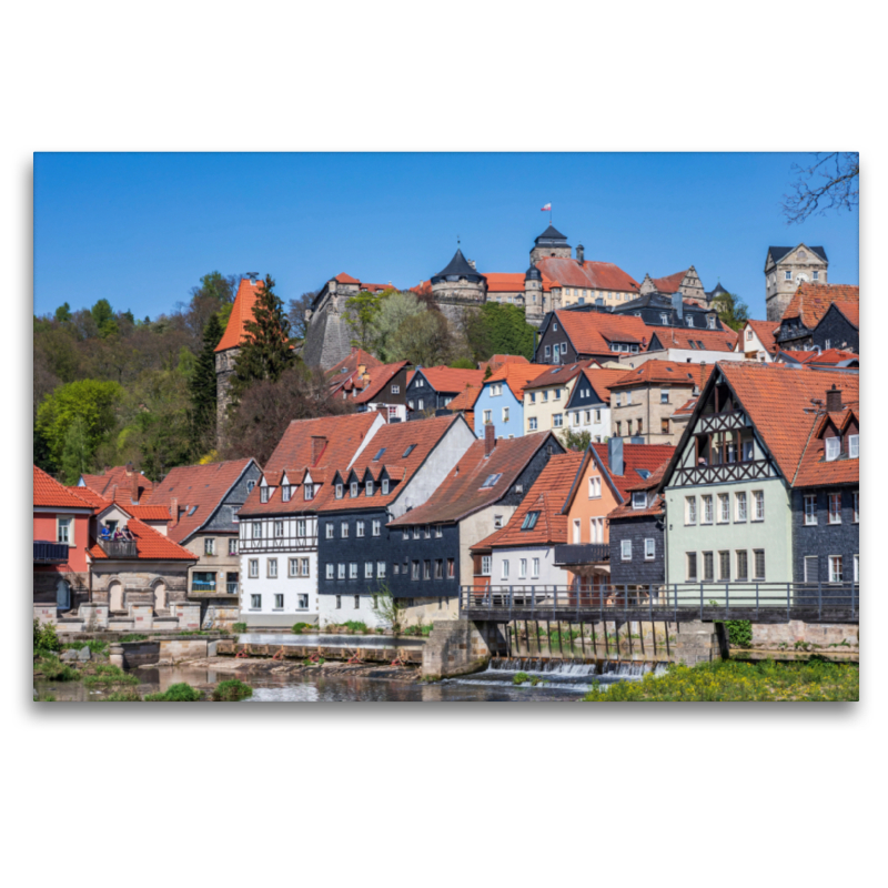 Blick auf die Festung Rosenberg vom Ufer der Haßlach