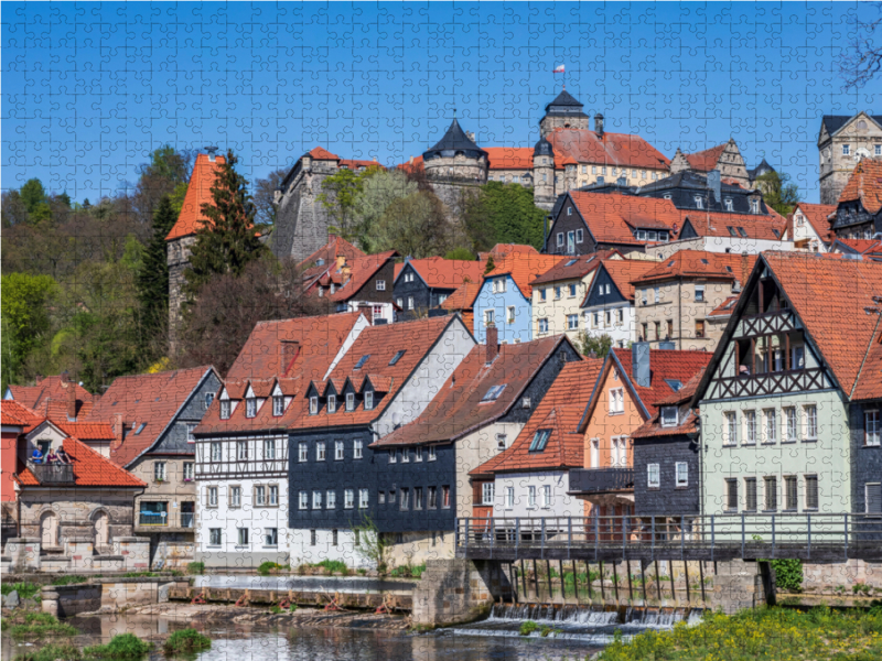 Blick auf die Festung Rosenberg vom Ufer der Haßlach