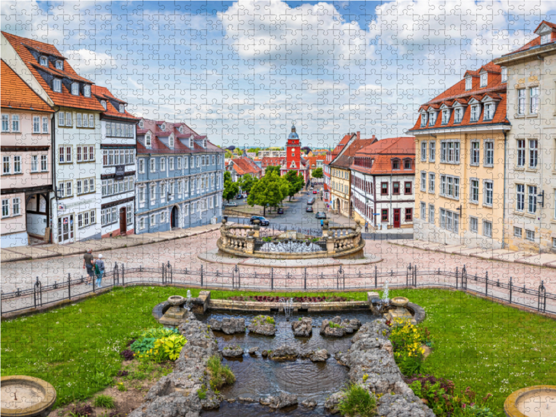 Wasserkunst Brunnen mit Sicht auf Rathaus