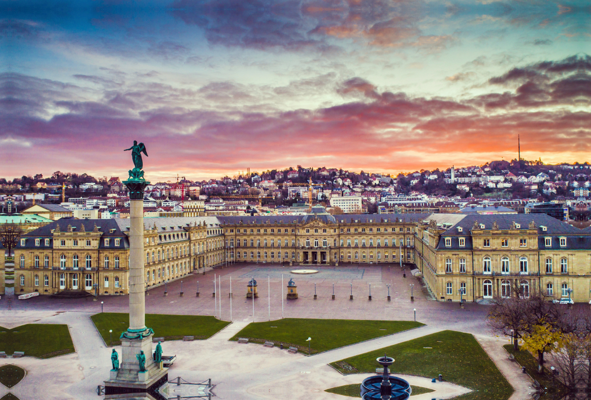 Neues Schloss Stuttgart mit Schlossplatz