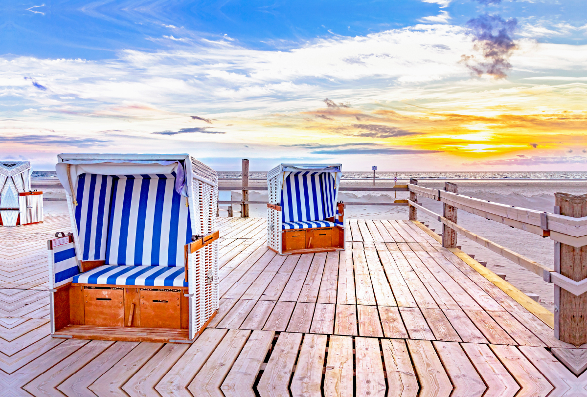 SPO Strandkörbe im Sonnenuntergang