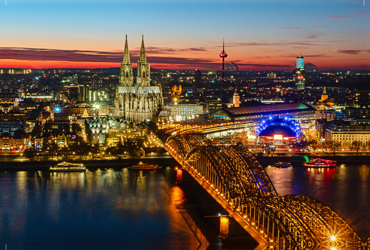 Köln. Nächtliche Skyline.