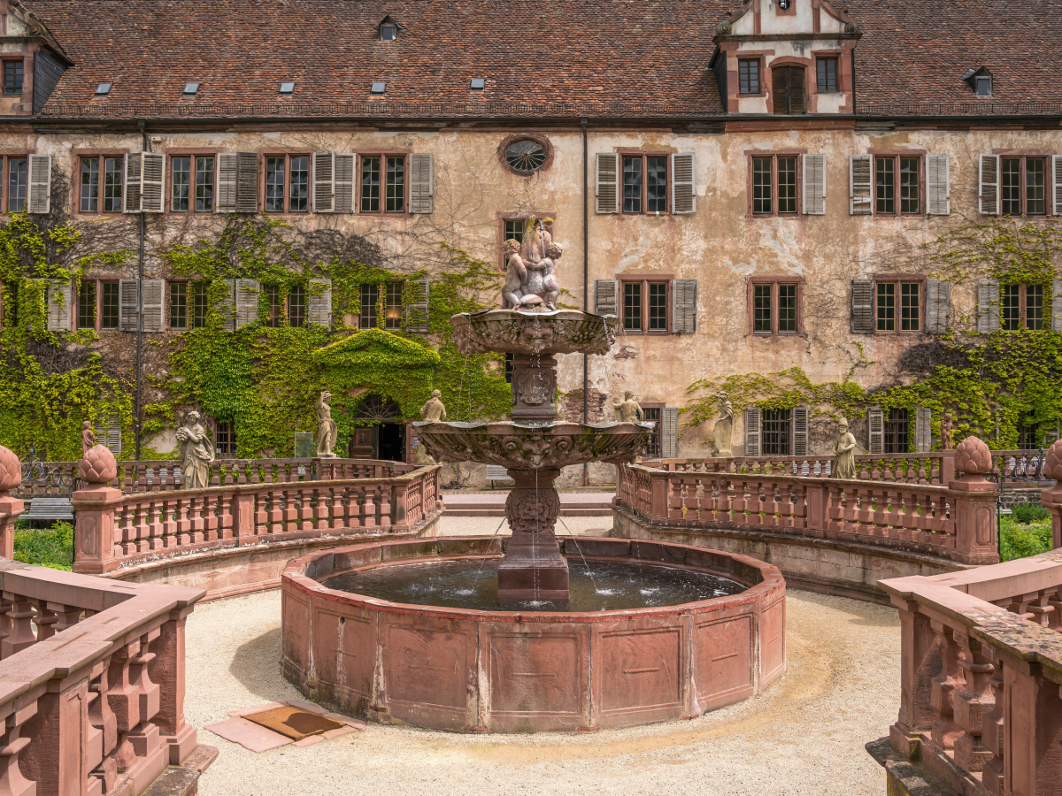 Abteigarten von Kloster Bronnbach