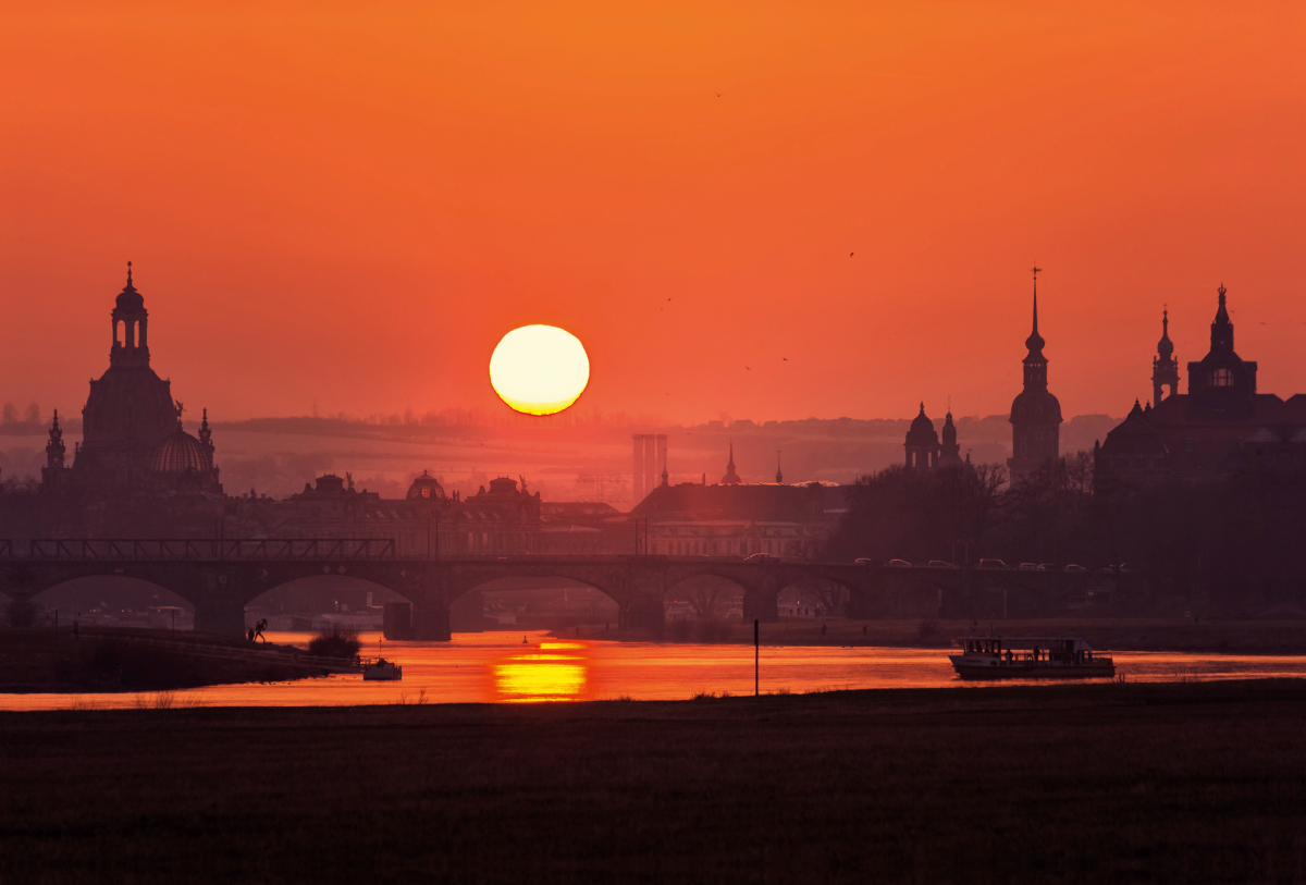 Sonnenuntergang über der Altstadt Dresden