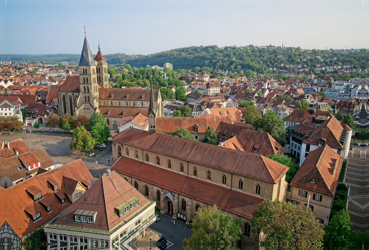 Panoramablick vom Turm der Frauenkirche, ein Motiv aus dem Kalender Esslingen von oben und von unten