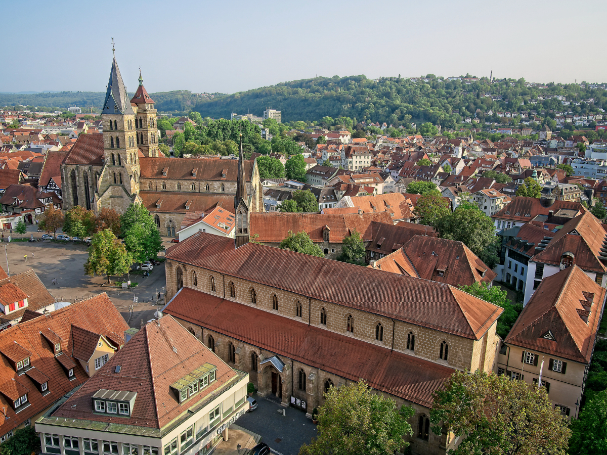 Panoramablick vom Turm der Frauenkirche, ein Motiv aus dem Kalender Esslingen von oben und von unten