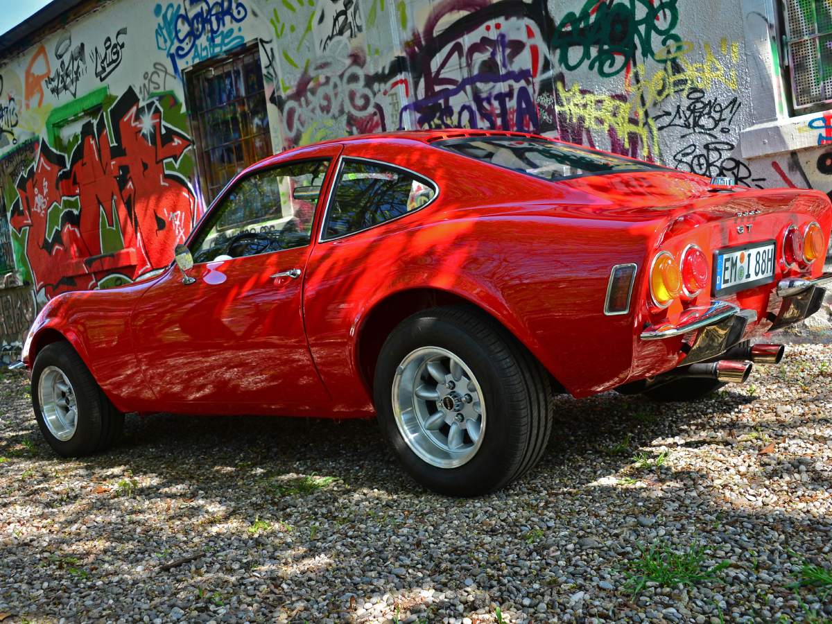 Ein Motiv aus dem Kalender Opel GT 1900 AL Eine deutsche Sportwagenlegende