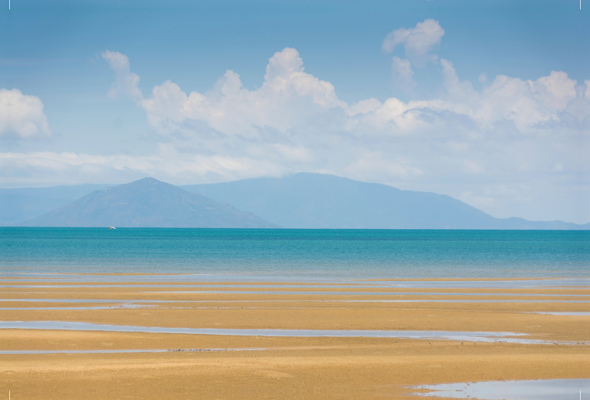 Bowen Beach, Blick auf Cape Gloucester