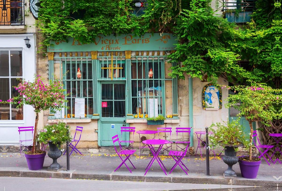 malerisches Cafe in Paris