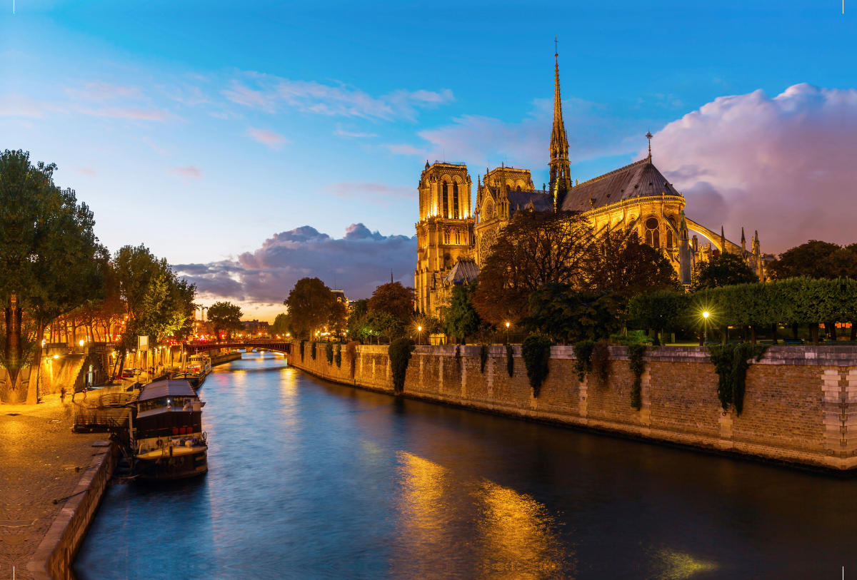 Notre Dame de Paris bei Nacht