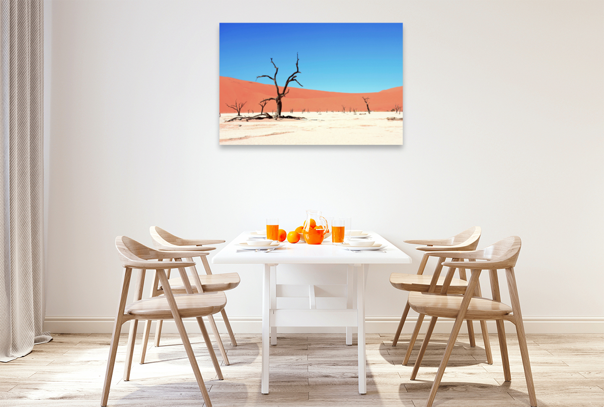 Die Tonpfanne Deadvlei im Sossusvlei Nationalpark in der Namib Wüste in Namibia