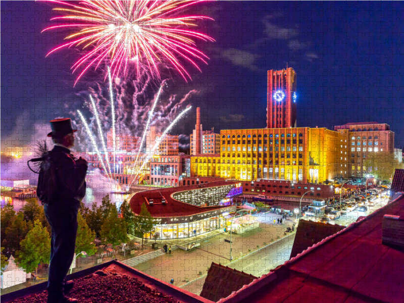 Schornsteinfeger beim Feuerwerk am Ullsteinhaus und Tempelhofer Hafen