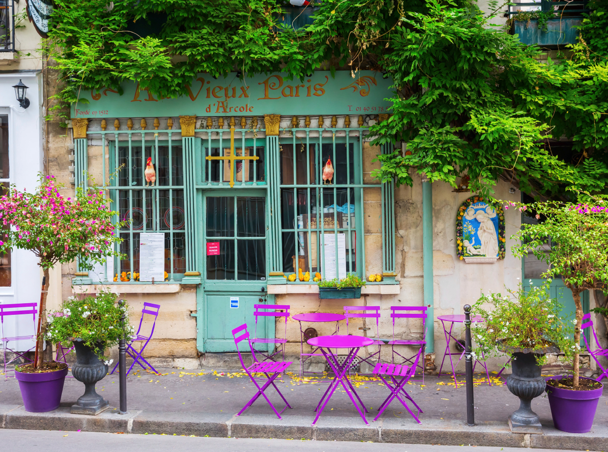 malerisches Cafe in Paris