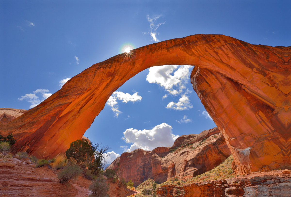 Rainbow Bridge, Lake Powell, Glen Canyon National Rec. Area, Arizona,USA