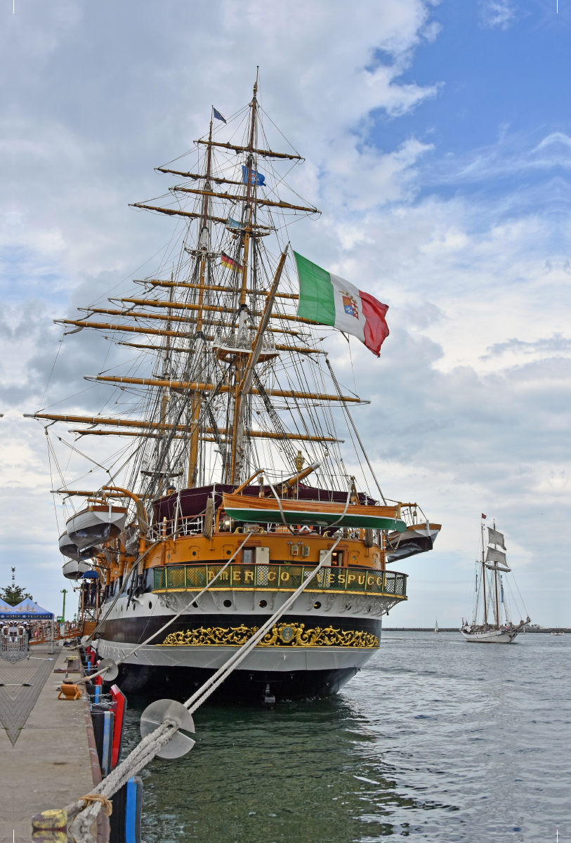 Die 'Amerigo Vespucci' zur Hanse Sail in Warnemünde