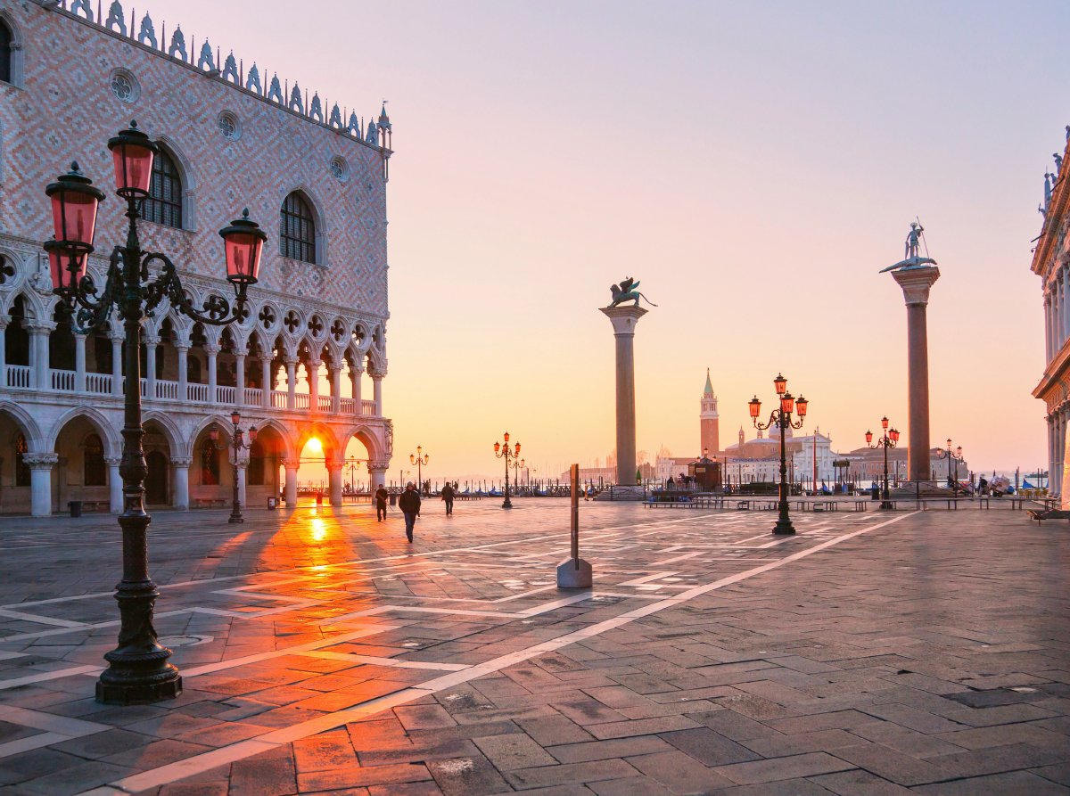 Markusplatz in Venedig bei Sonnenaufgang