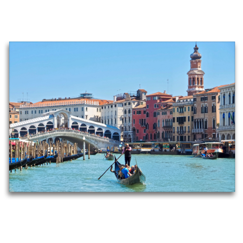 Rialto Brücke in Venedig mit einer Gondel