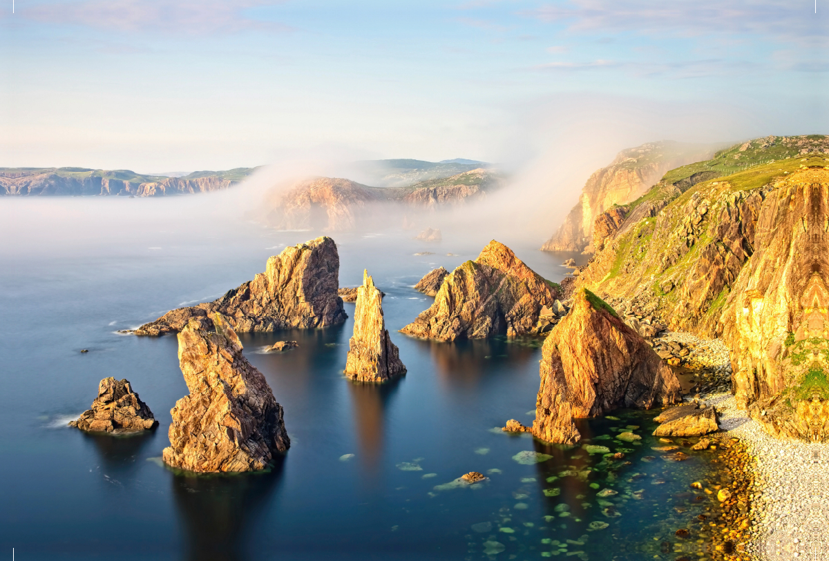 Steilküste auf der Isle of Lewis bei Mangersta auf den Äußeren Hebriden in Schottland