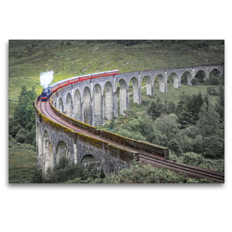 Historische Dampfeisenbahn auf dem Glenfinnan Viaduct, Schottland