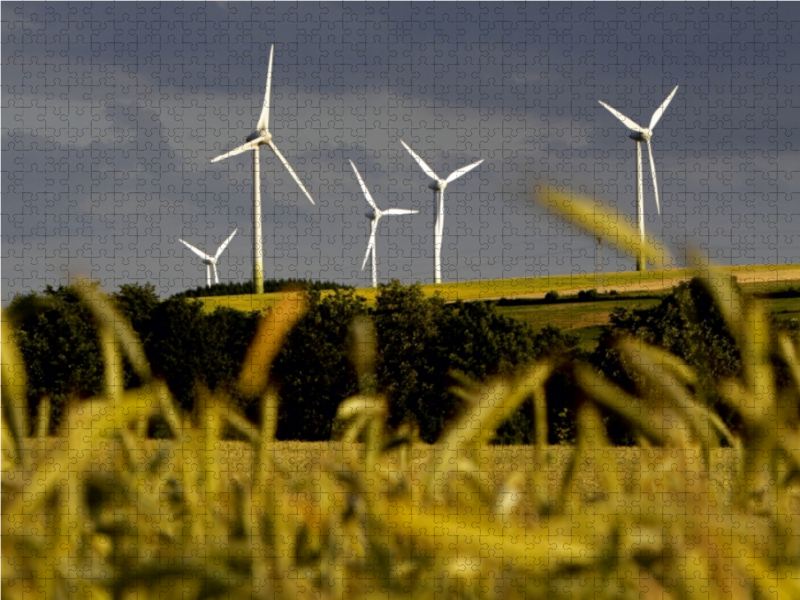 Landschaft mit Windkraftanlagen