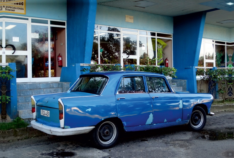 Ein Motiv aus dem Kalender  'Auto-Legenden - PEUGEOT 404'